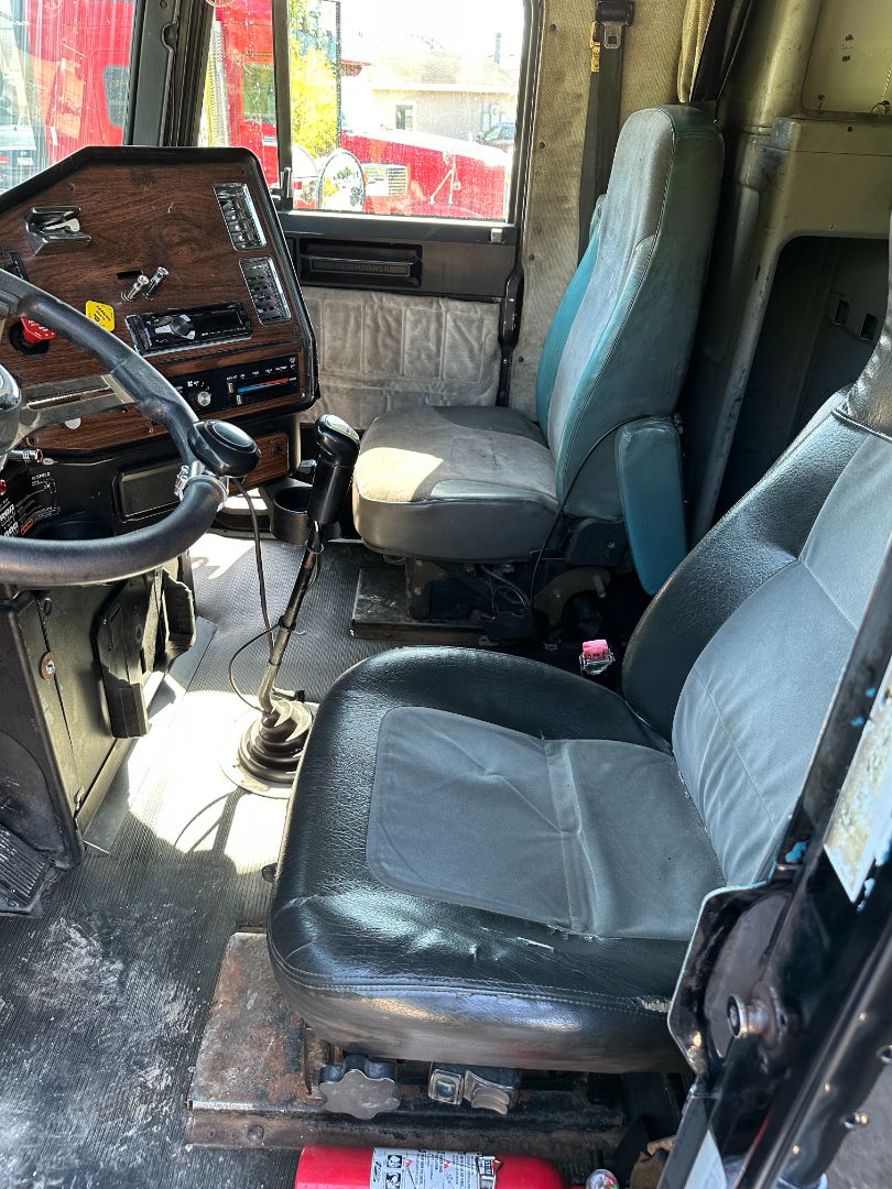 2001 FREIGHTLINER FLD 120 - Image 12